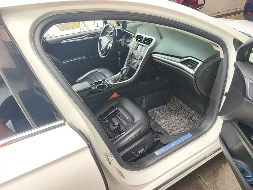 Ford Mondeo — миниатюра 18