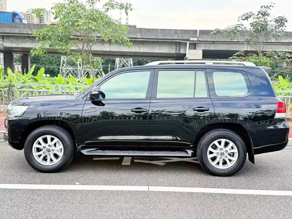 Toyota Land Cruiser 2019 4.0L AT