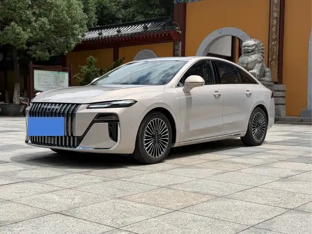 2025 Roewe M7