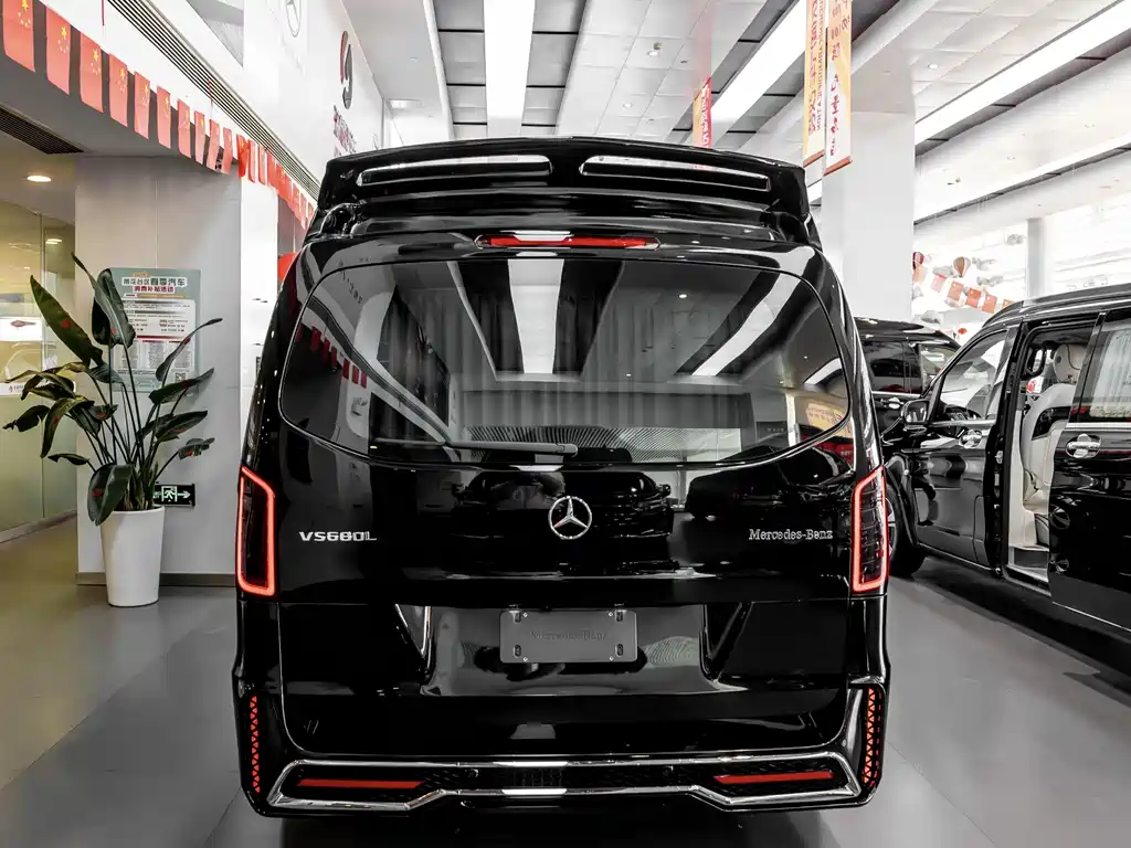 Mercedes-Benz Vito 2024 2.0T
