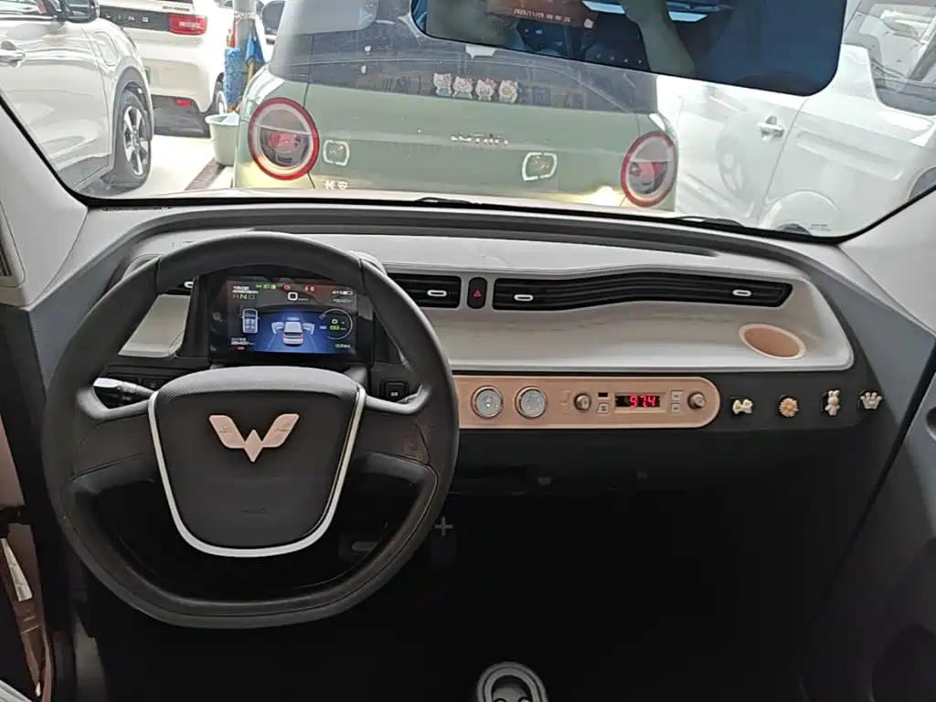 Wuling MINIEV — миниатюра 10