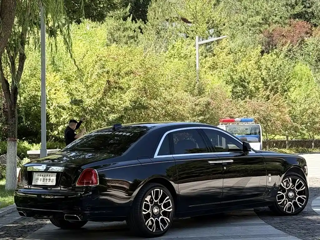 Rolls-Royce Ghost — миниатюра 4