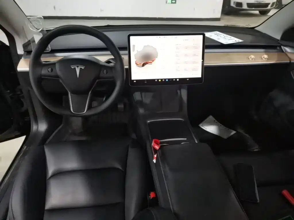 Tesla Model 3 — миниатюра 10