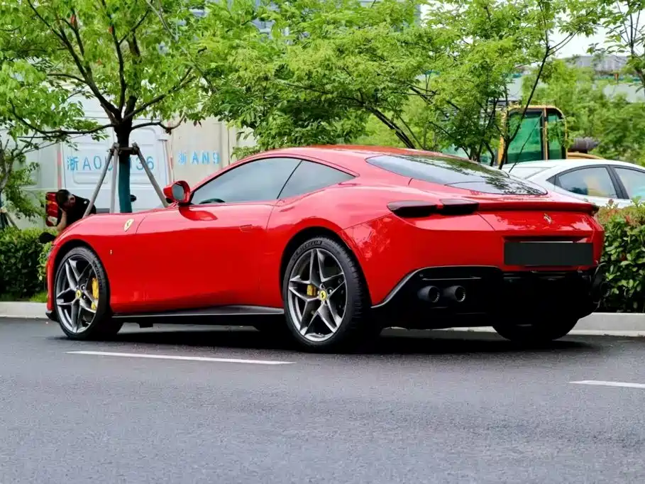 Ferrari Roma — миниатюра 3