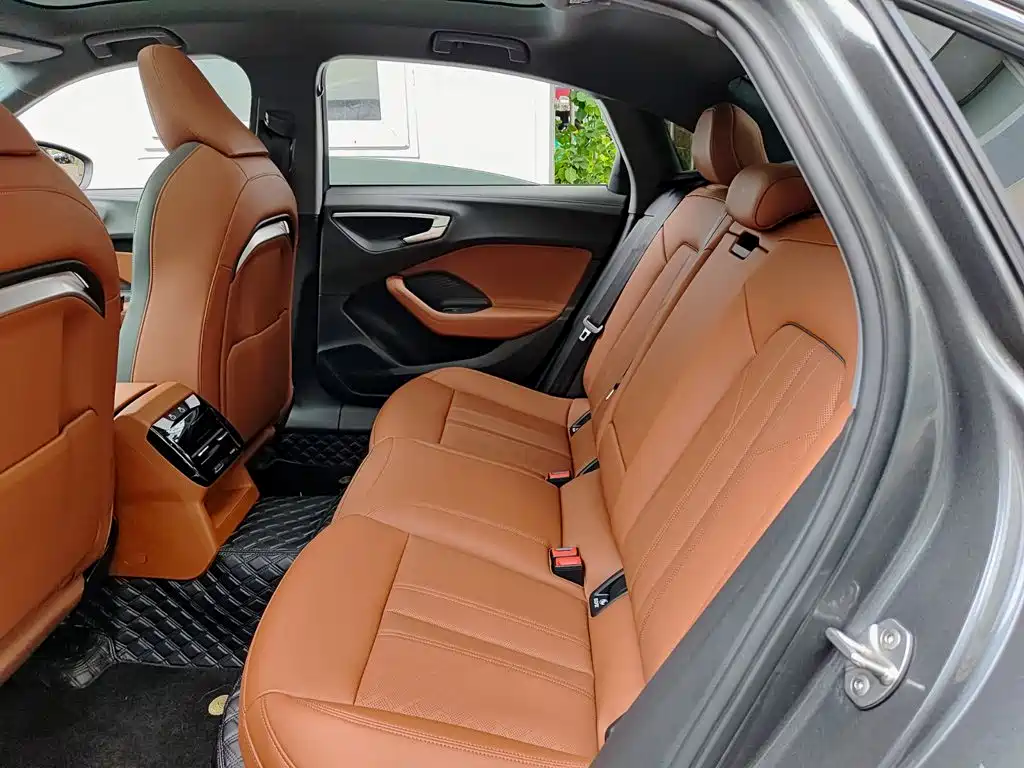 Audi Audi A5L — миниатюра 8