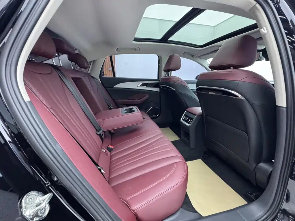 Hongqi H5 1.5T DCT Flagship Rhythm Edition, фото 11
