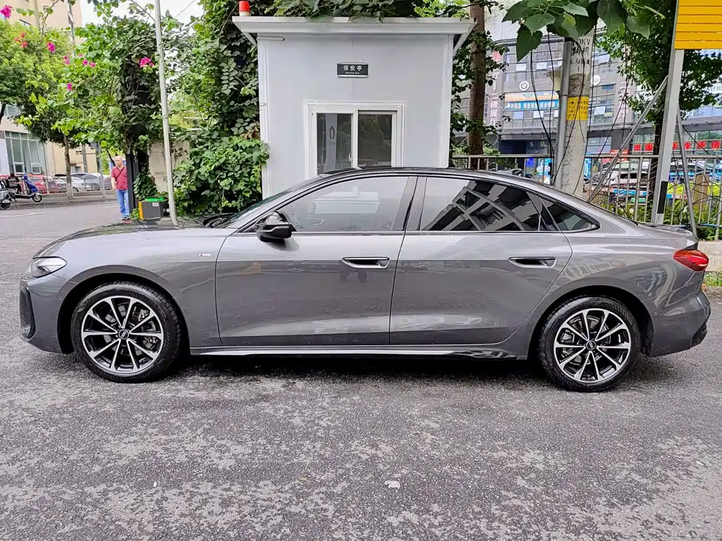 Audi Audi A5L — миниатюра 3
