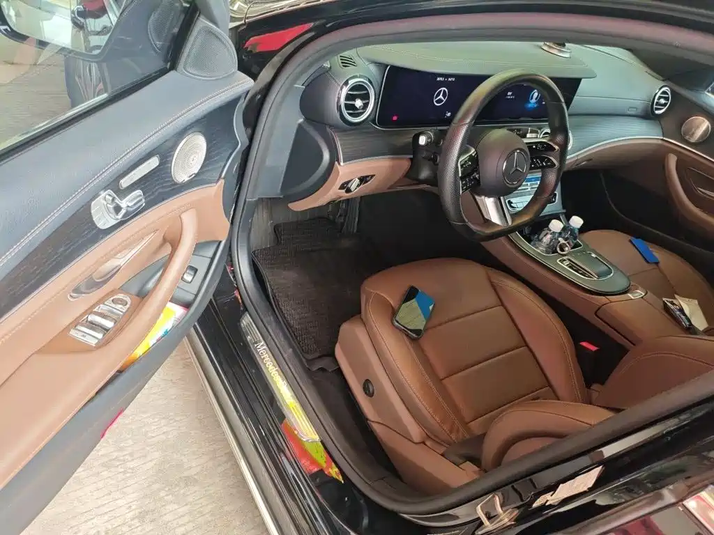 Mercedes-Benz E-Class — миниатюра 12