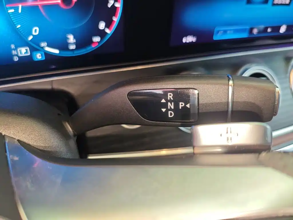 Mercedes-Benz E-Class — миниатюра 10