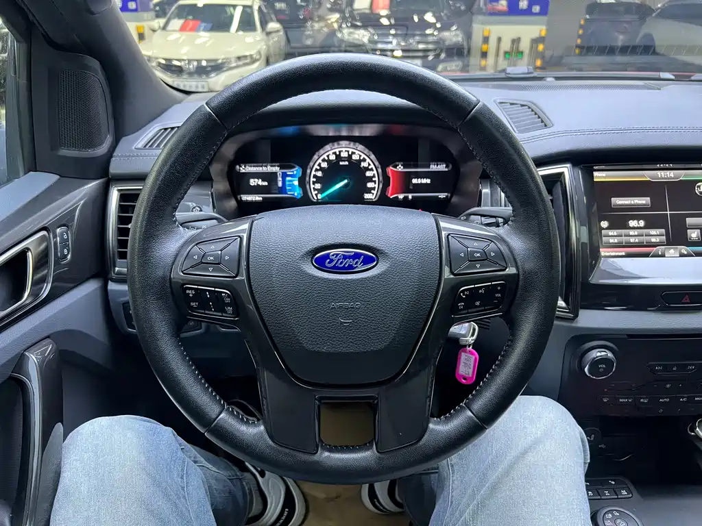 Ford Everest — миниатюра 5