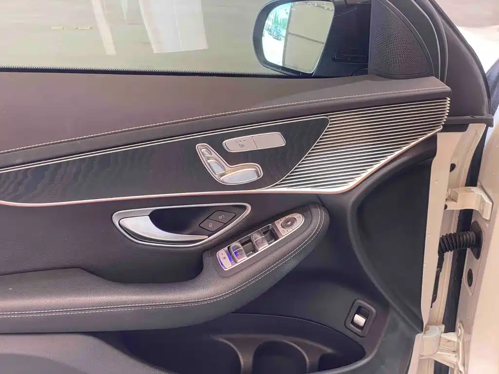 Mercedes-Benz EQC — миниатюра 6