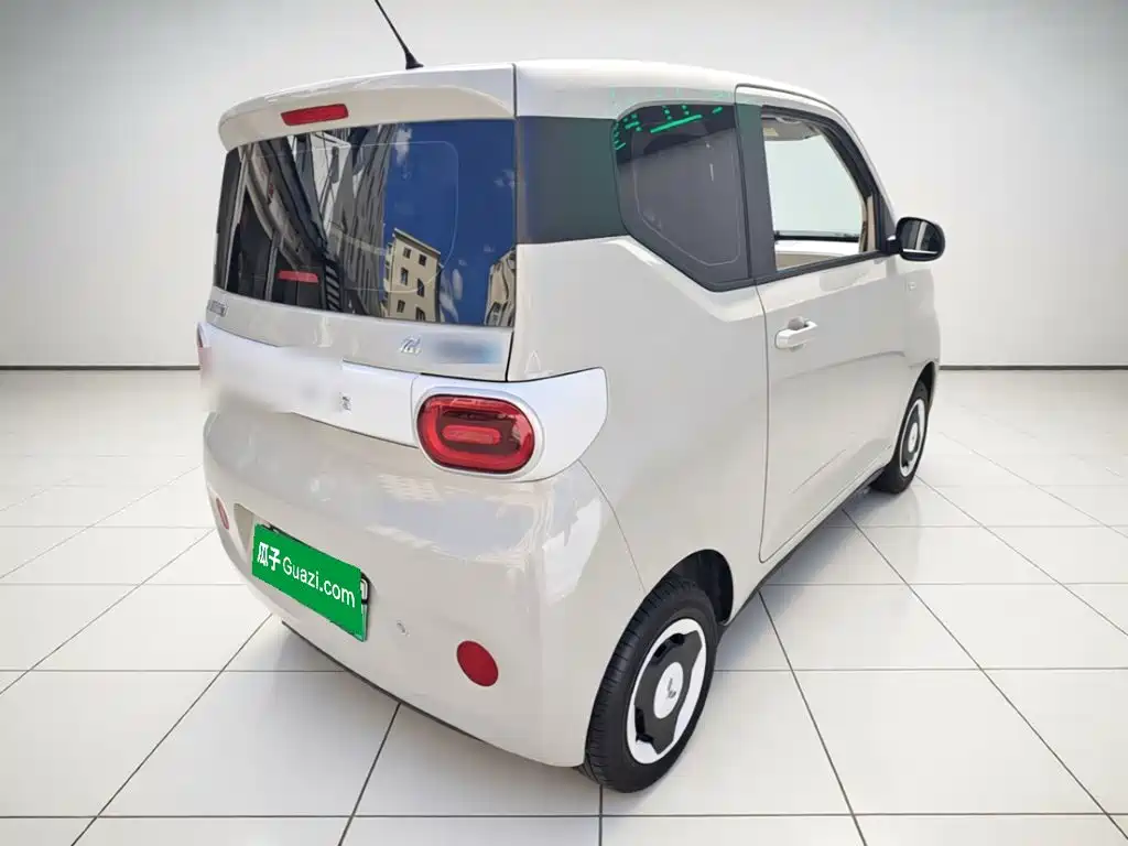 Wuling MINIEV — миниатюра 4