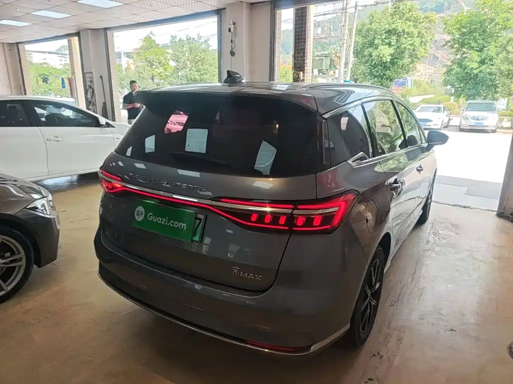 BYD MAX New Energy — миниатюра 7