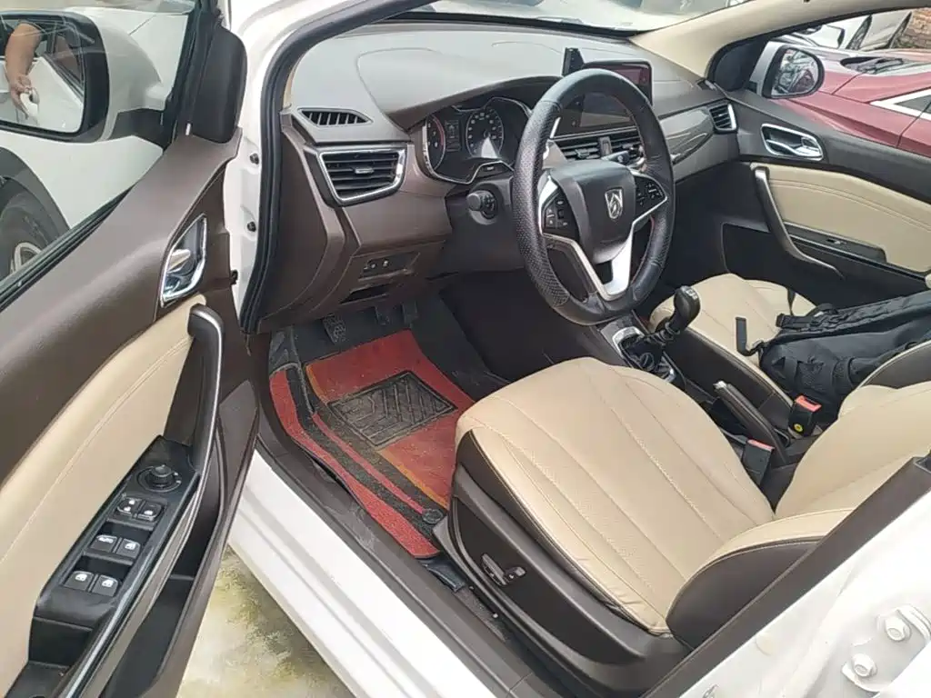 Baojun 310W — миниатюра 16
