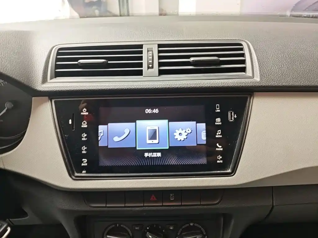 Skoda Fabia — миниатюра 13