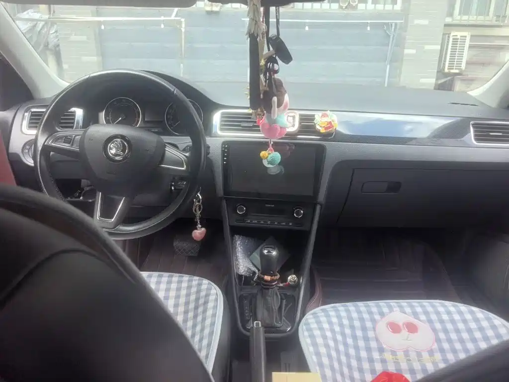 Skoda Rapid Spaceback — миниатюра 5