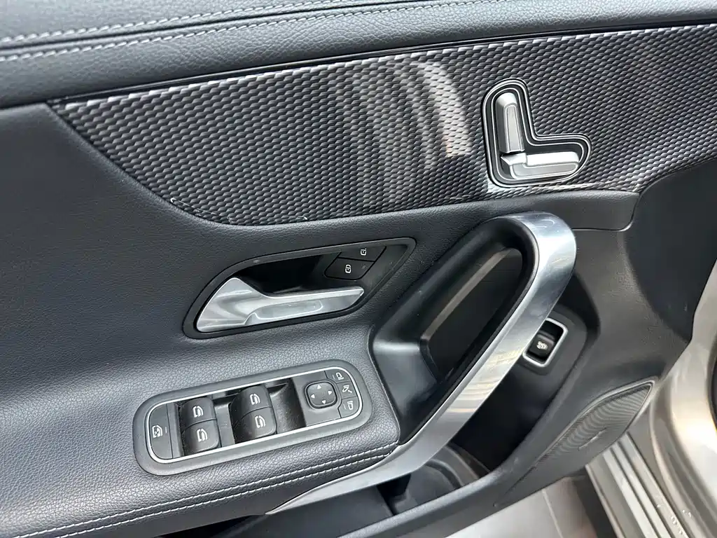 Mercedes-Benz A-Class — миниатюра 13