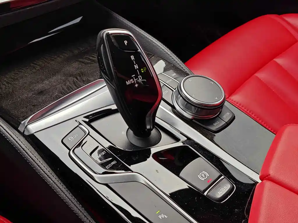 BMW 5 Series — миниатюра 14