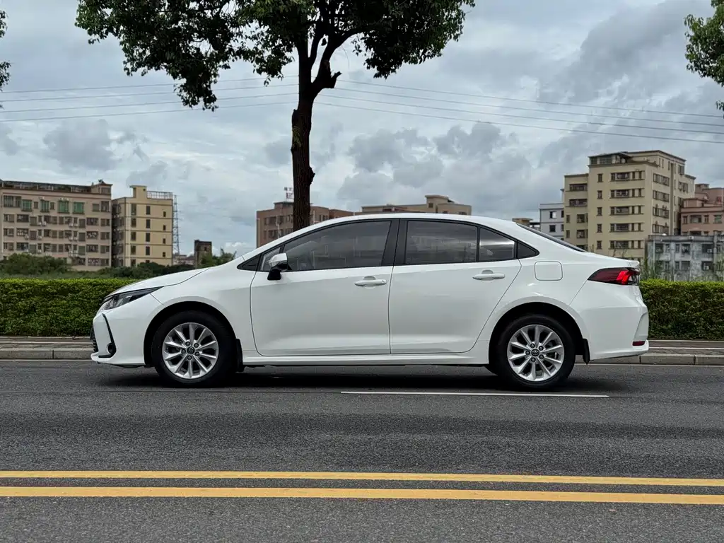 Toyota Corolla — миниатюра 9