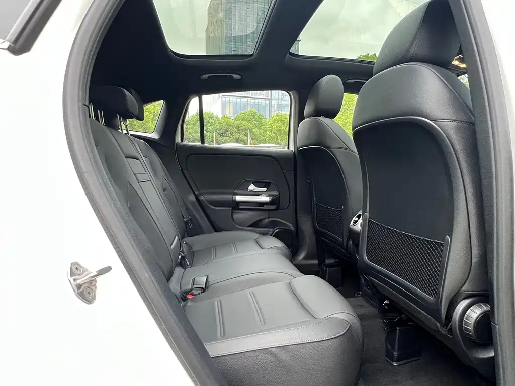 Mercedes-Benz GLA — миниатюра 16
