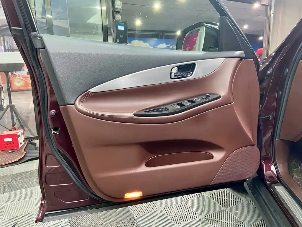 Infiniti QX50 — миниатюра 8