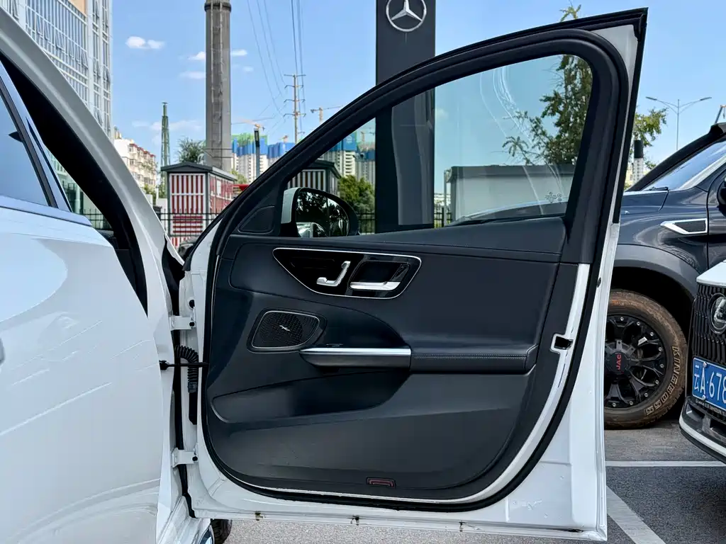 Mercedes-Benz C-Class — миниатюра 27