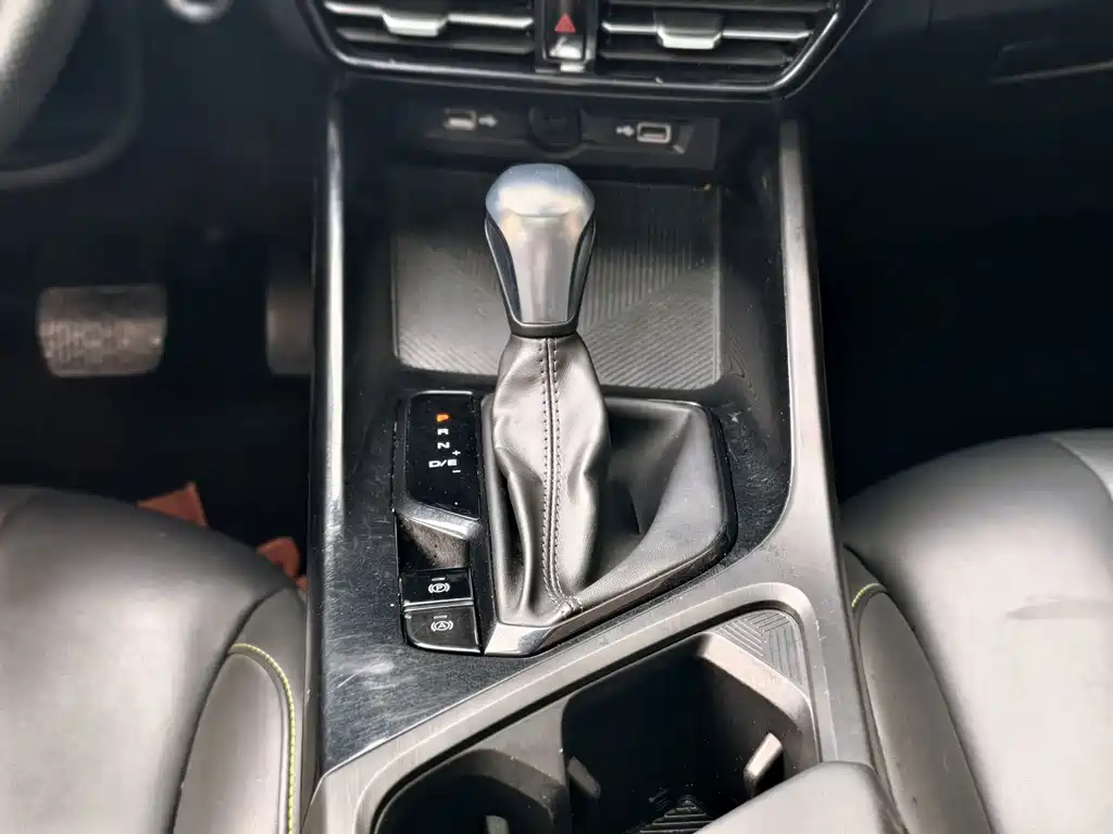 Roewe i5 — миниатюра 16