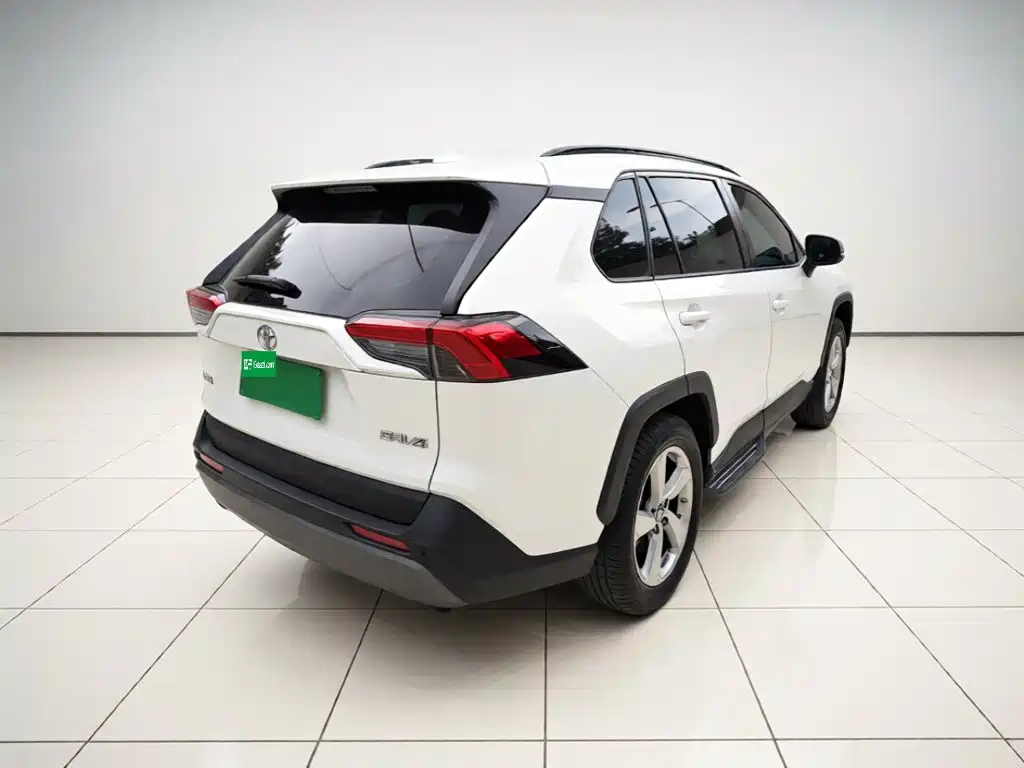 Toyota RAV4 — миниатюра 4