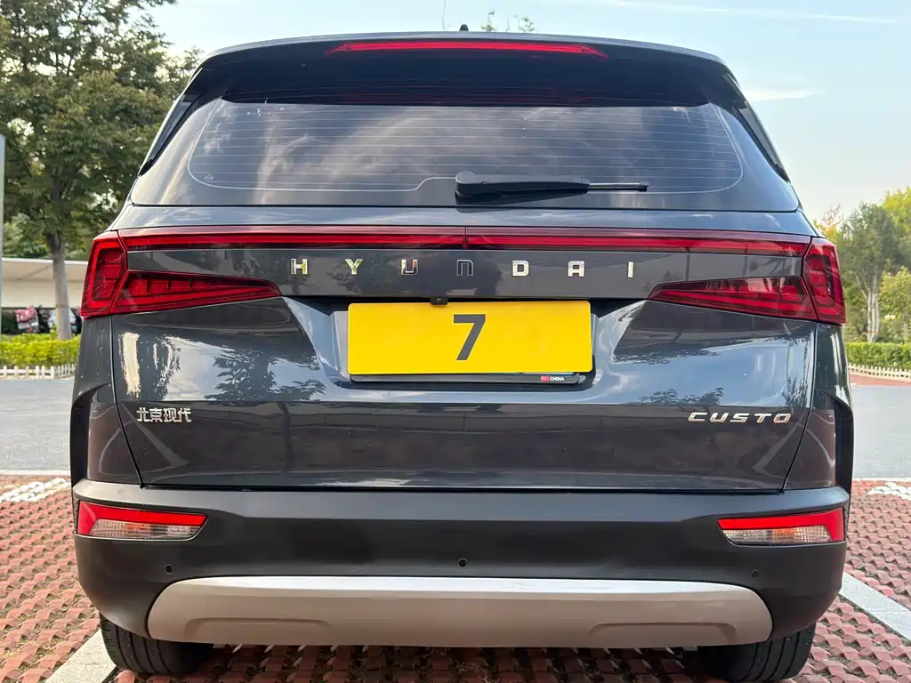 Hyundai Custo — миниатюра 5