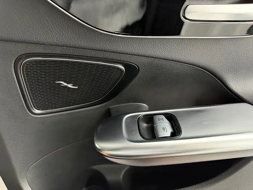 Mercedes-Benz C-Class New Energy — миниатюра 9