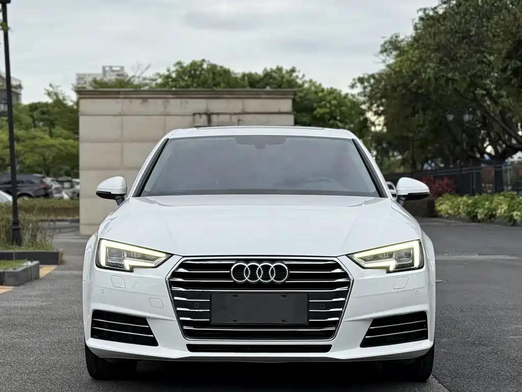 Audi A4L 2017 40 TFSI Fashion