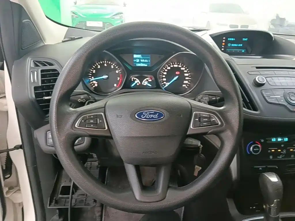 Ford Kuga — миниатюра 11