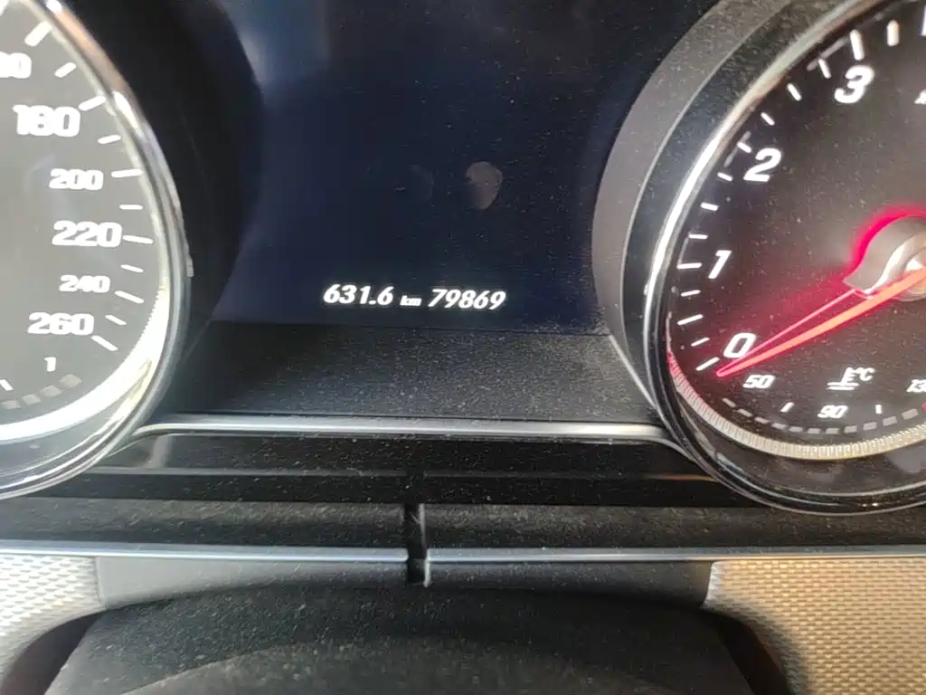 Mercedes-Benz E-Class — миниатюра 17