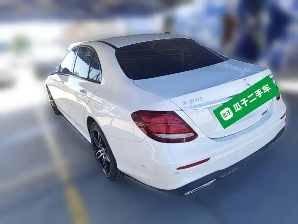 Mercedes-Benz E-Class — миниатюра 7