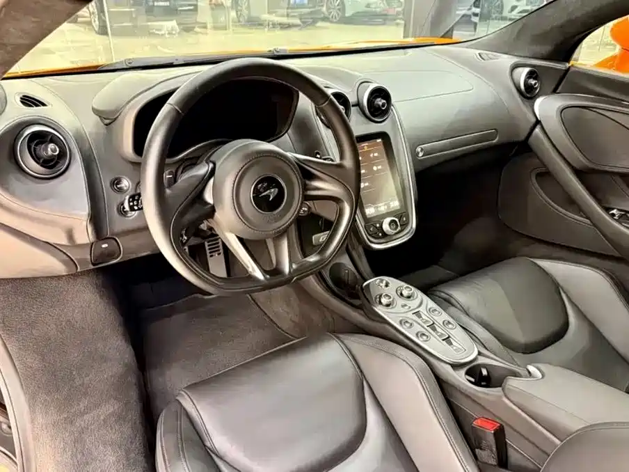 McLaren GT — миниатюра 7