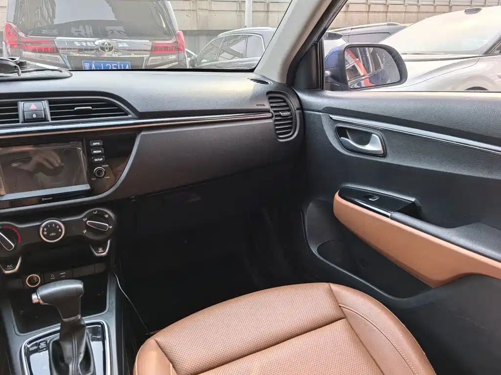 Kia KX Cross — миниатюра 12