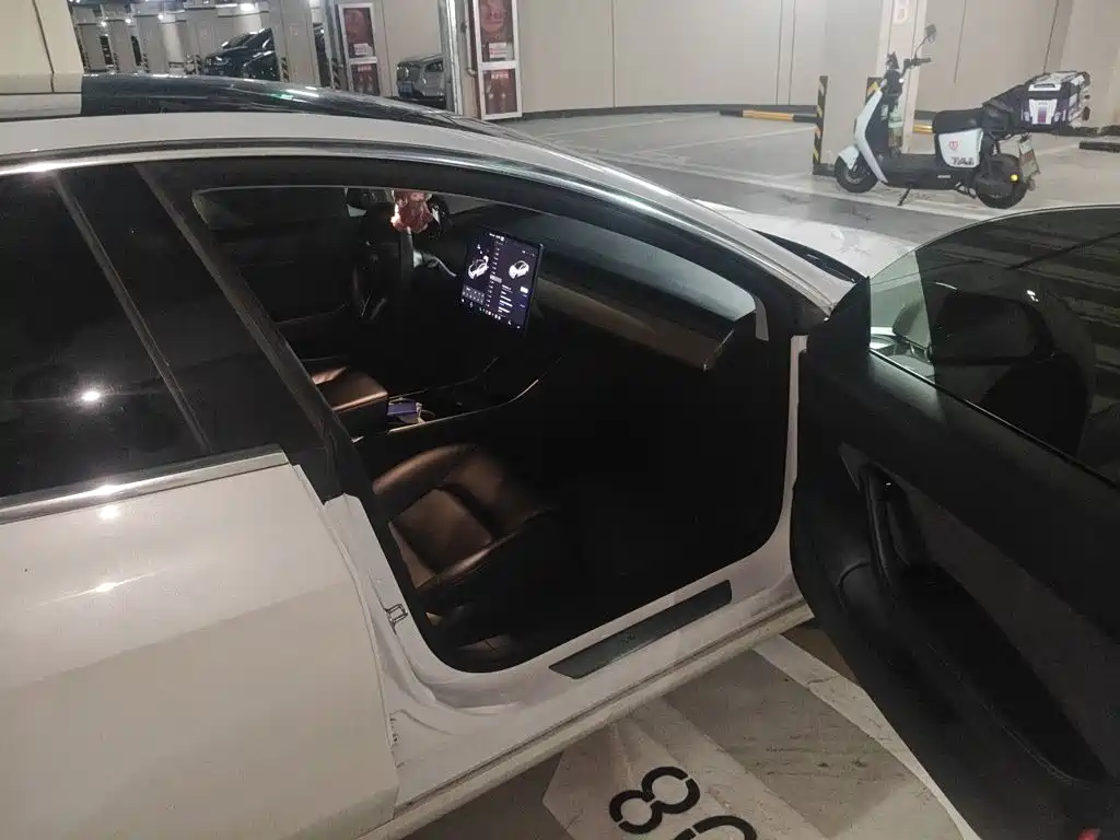 Tesla Model 3 — миниатюра 19