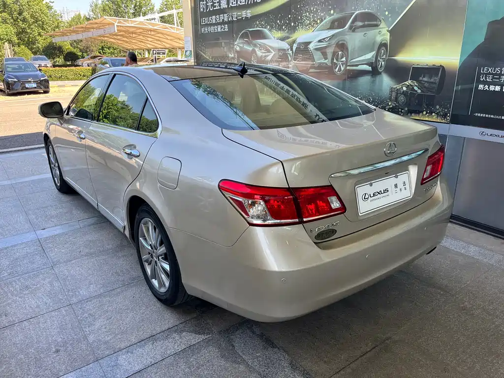 Lexus ES — миниатюра 5