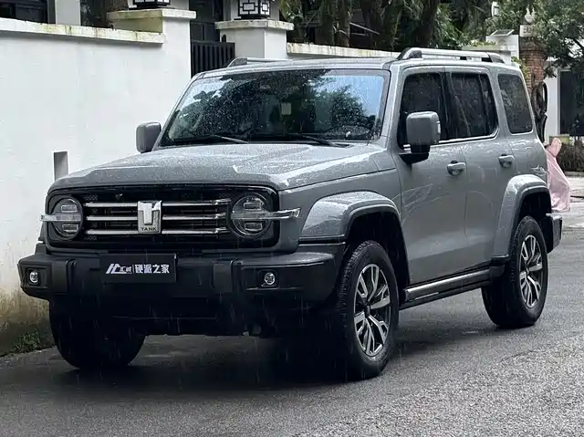 2022 TANK 300