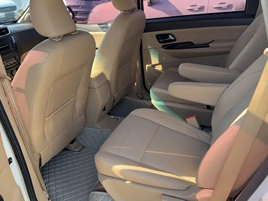 Wuling Hongguang — миниатюра 15