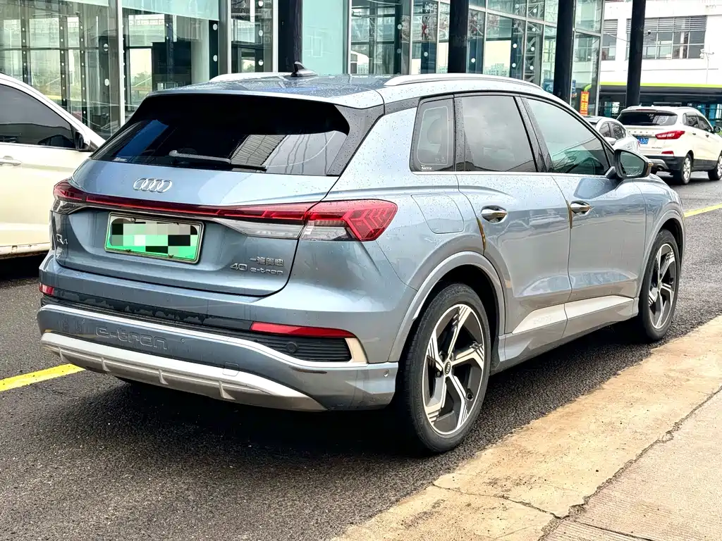Audi Q4 e-tron — миниатюра 2