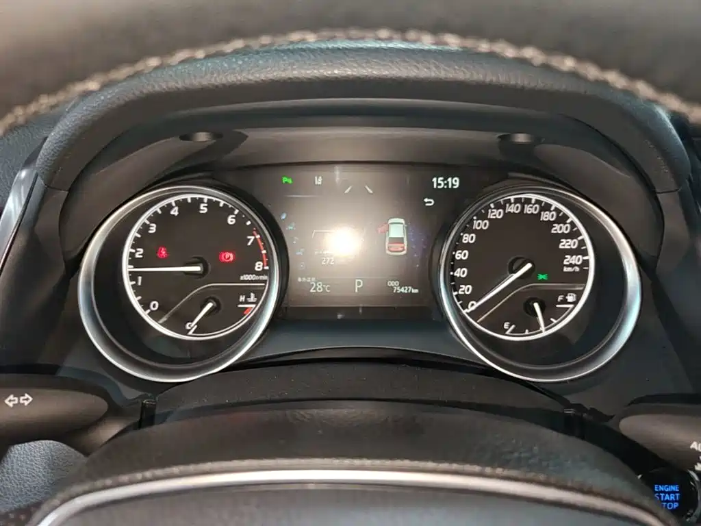 Toyota Camry — миниатюра 12