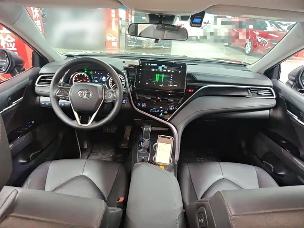 Toyota Camry — миниатюра 10