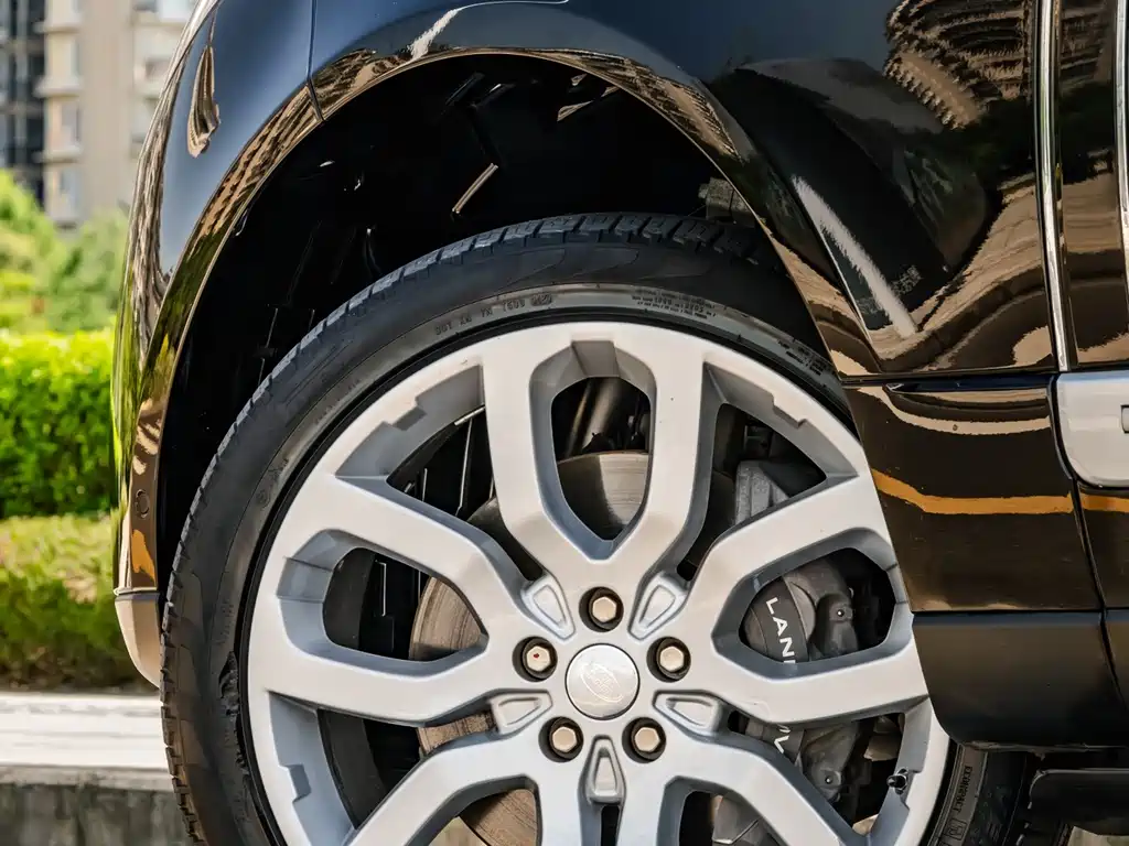 Land Rover Range Rover — миниатюра 4