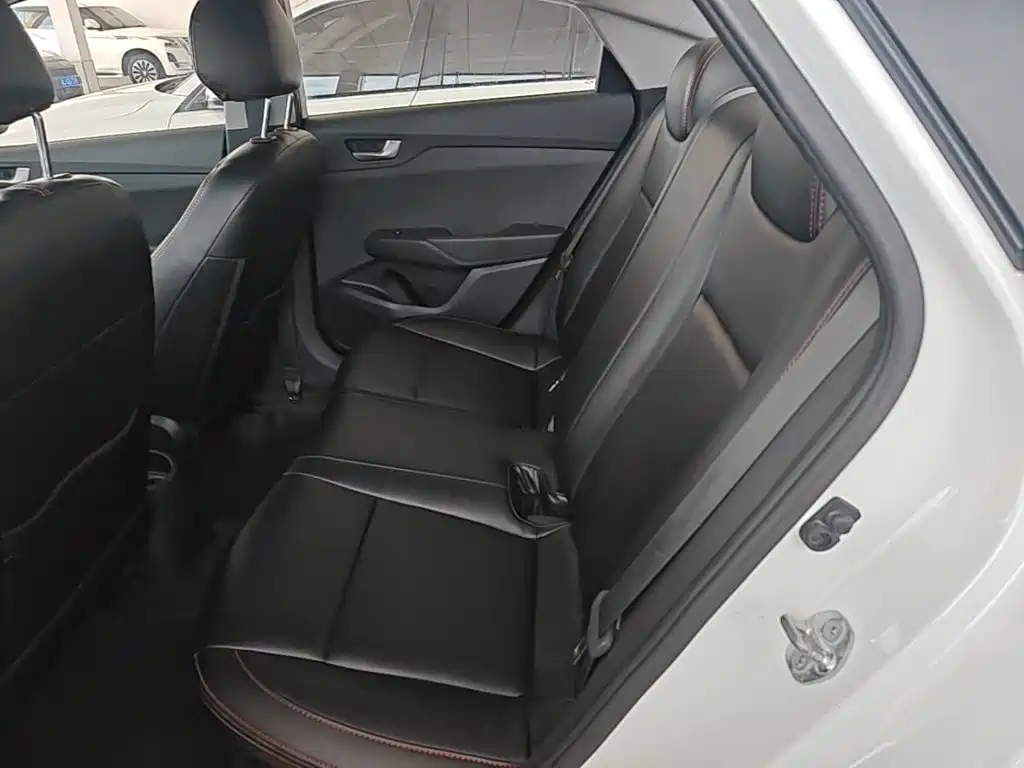 Hyundai Verna — миниатюра 17