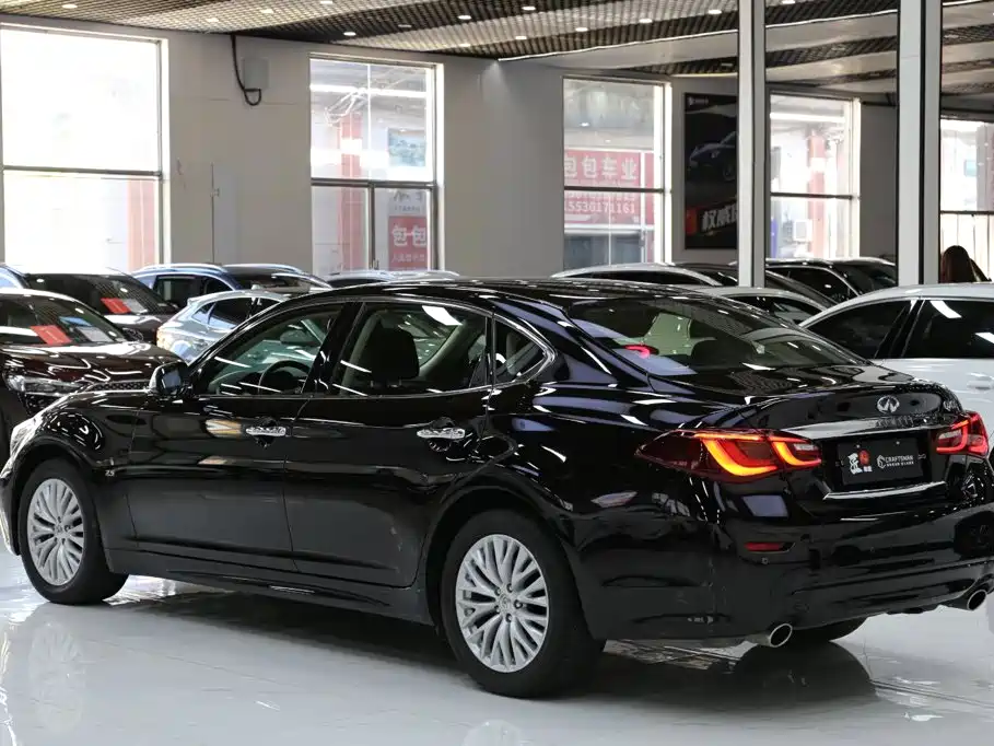 Infiniti Q70 — миниатюра 22