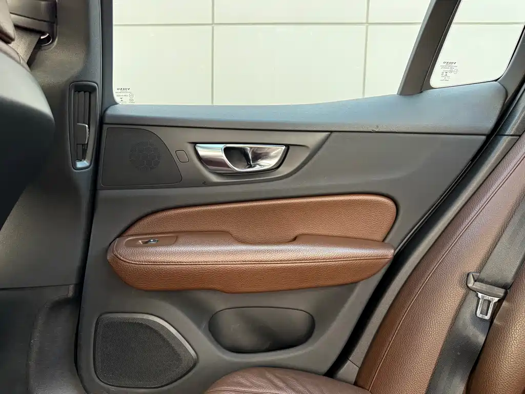 Volvo S60 — миниатюра 30