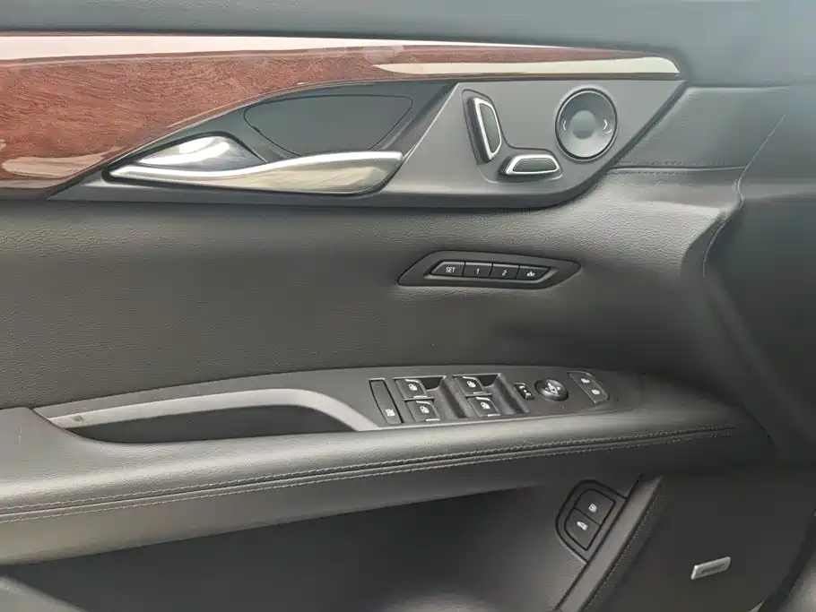Cadillac CT6 Plug-in — миниатюра 7