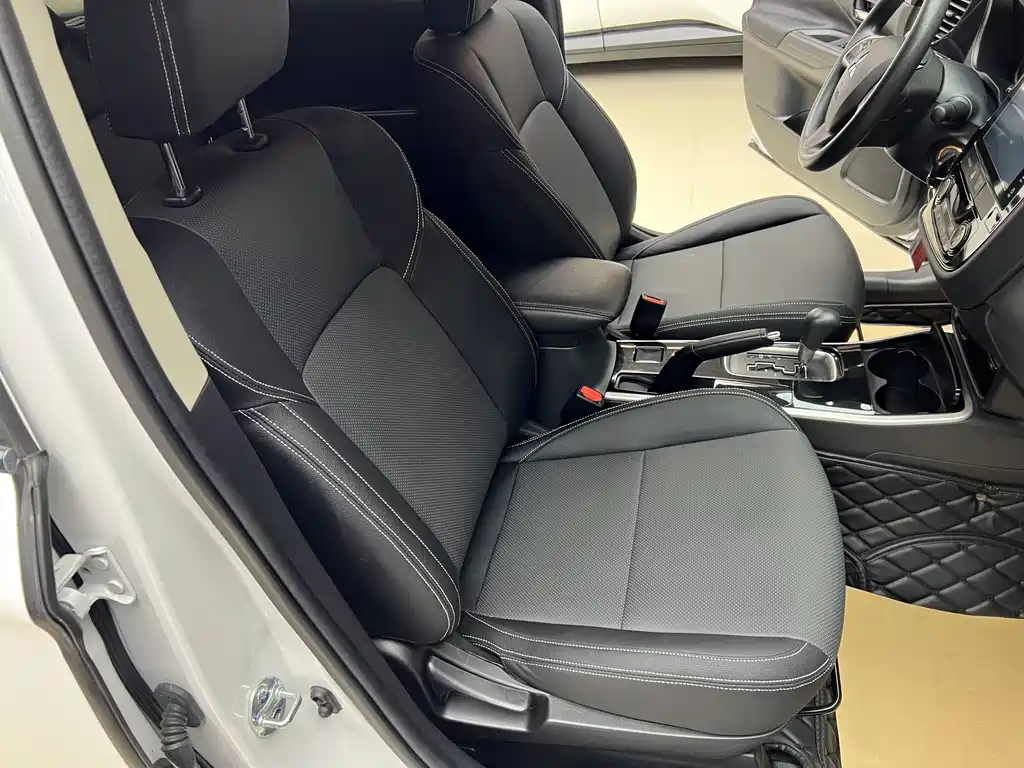 Mitsubishi Outlander — миниатюра 17