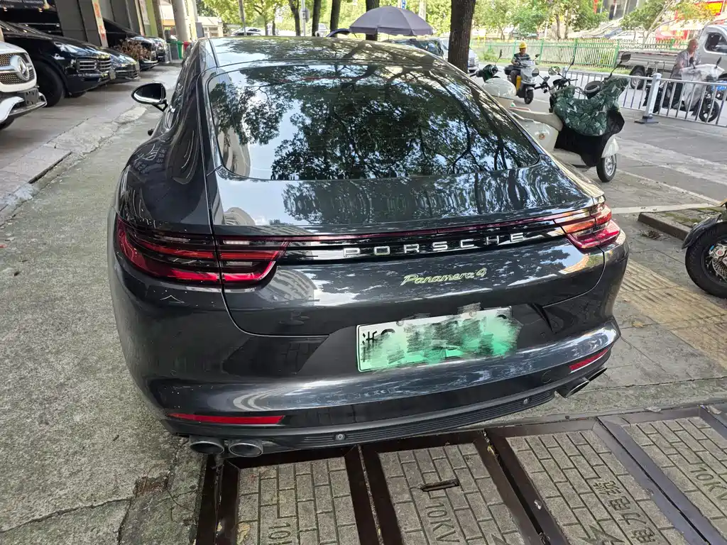 Porsche Panamera Hybrid — миниатюра 3
